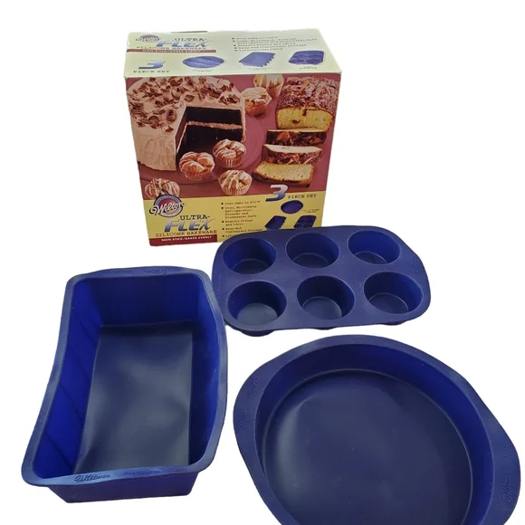 Wilton Silicone Ultra-flex Silicone Bakeware Set Cake Pan, Loaf Pan, Muffin Pan - Picture 11 of 11